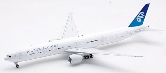 1:200 Air New Zealand Boeing 777-300/ER ZK-OKM w/Stand