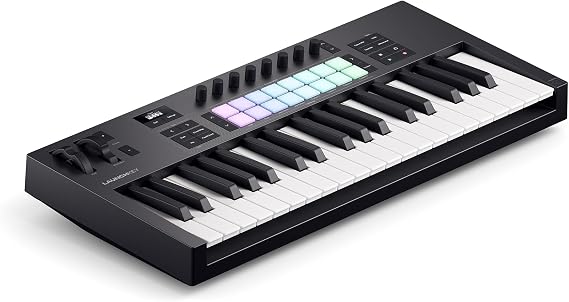 Novation Launchkey 37 [MK4] — Kompakt 37 Tuşlu, USB, MIDI Klavye Kontrolörü, DAW Entegrasyonu ile. Akor Modu, Ölçek Modu, 8 Davul Pedi ve Arpejjatör — Müzik Prodüksiyonu için Yazılım Paketi Dahil | USB, 37 Synth-Action tuşu, 16 hıza duyarlı ped, adım/moda tekerleği, OLED ekran, soyma modu, akor modu, MIDI