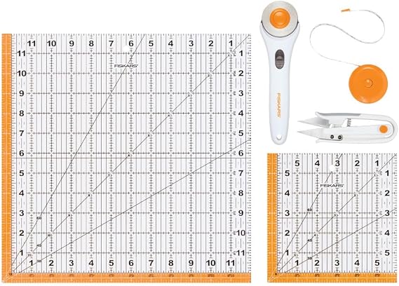 Fiskars 5-Piece Quilting Essentials Set with 45mm Rotary Cutter for Fabric